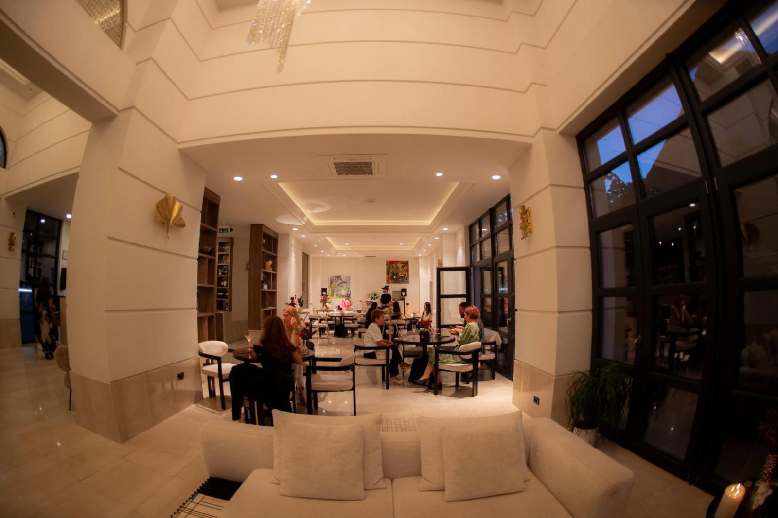 Cosmopolita Boutique Hotel Timișoara Zewnętrze zdjęcie