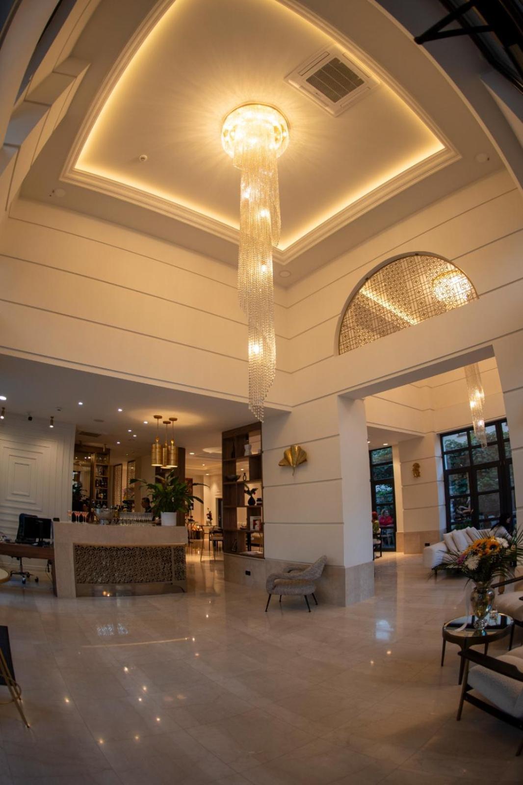 Cosmopolita Boutique Hotel Timișoara Zewnętrze zdjęcie
