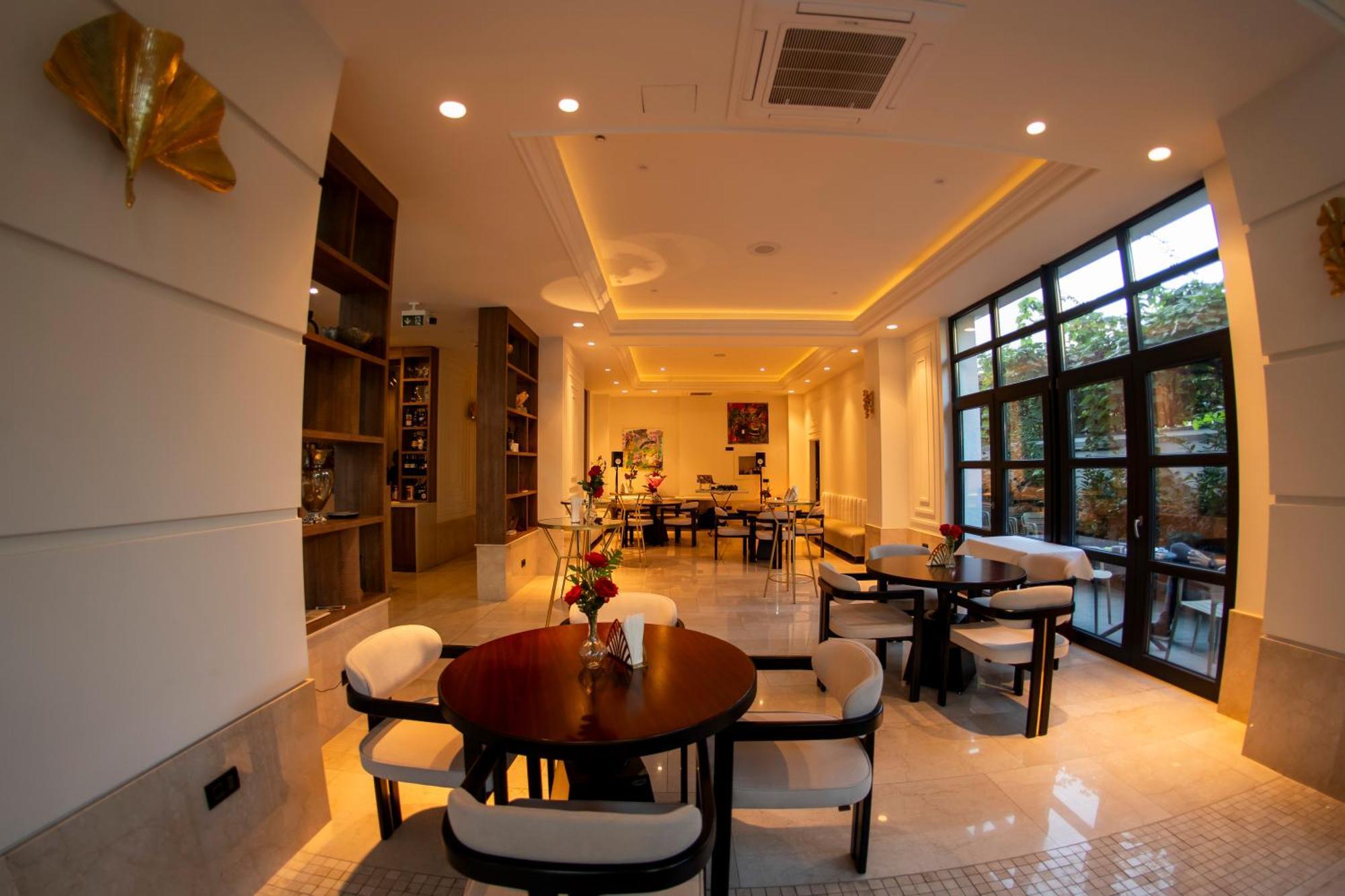 Cosmopolita Boutique Hotel Timișoara Zewnętrze zdjęcie